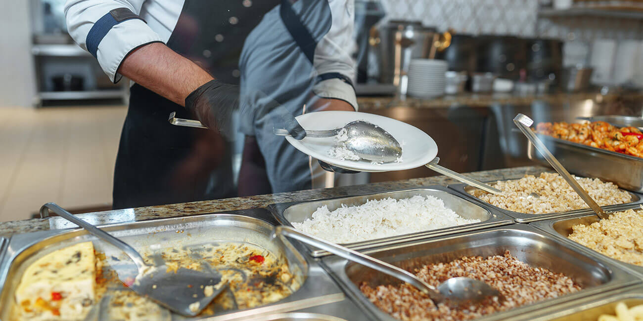 5 Strategies to Control Food Service Costs in Healthcare Facilities
